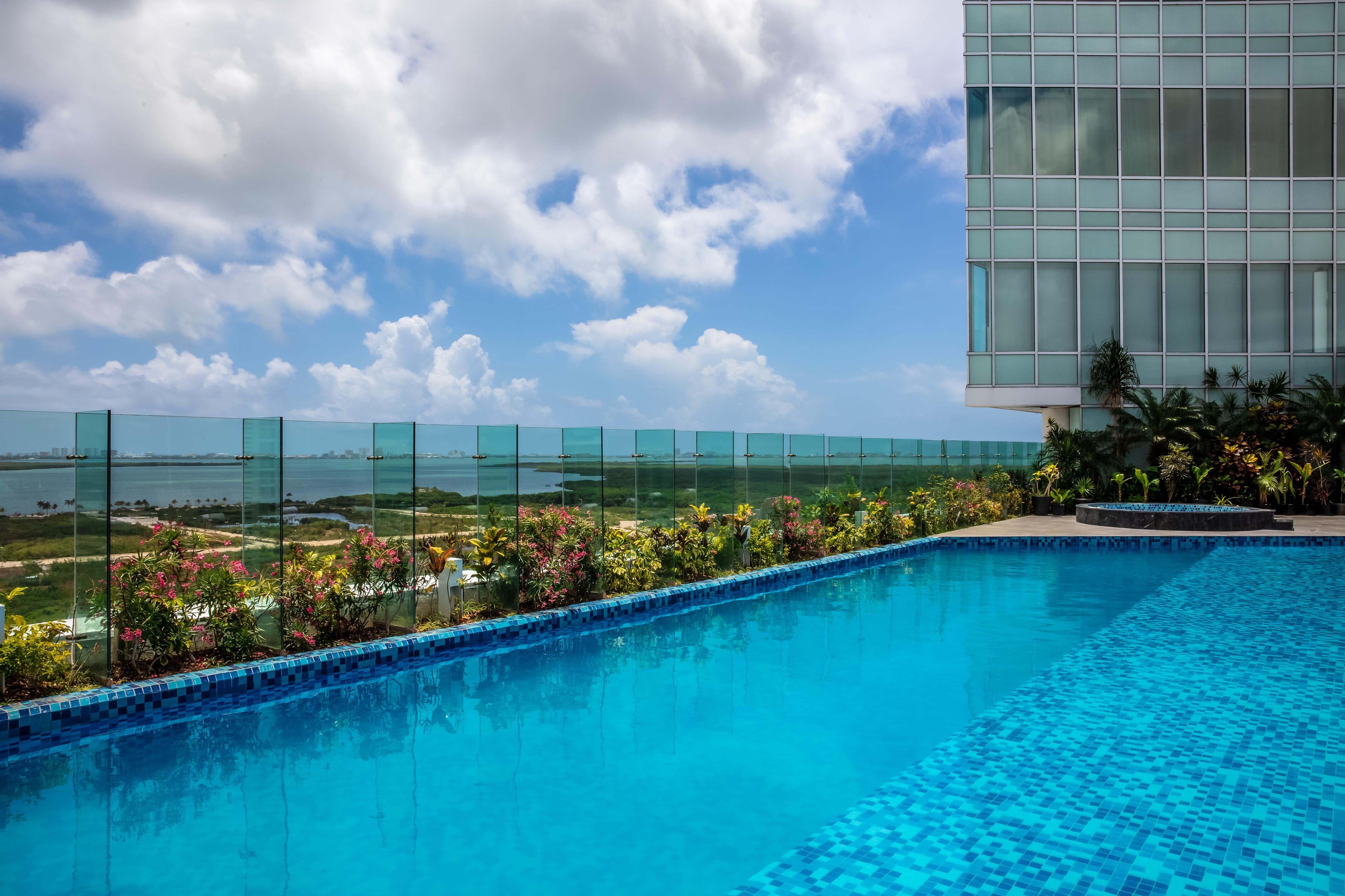 Fiesta Inn Cancun Las Americas Bagian luar foto