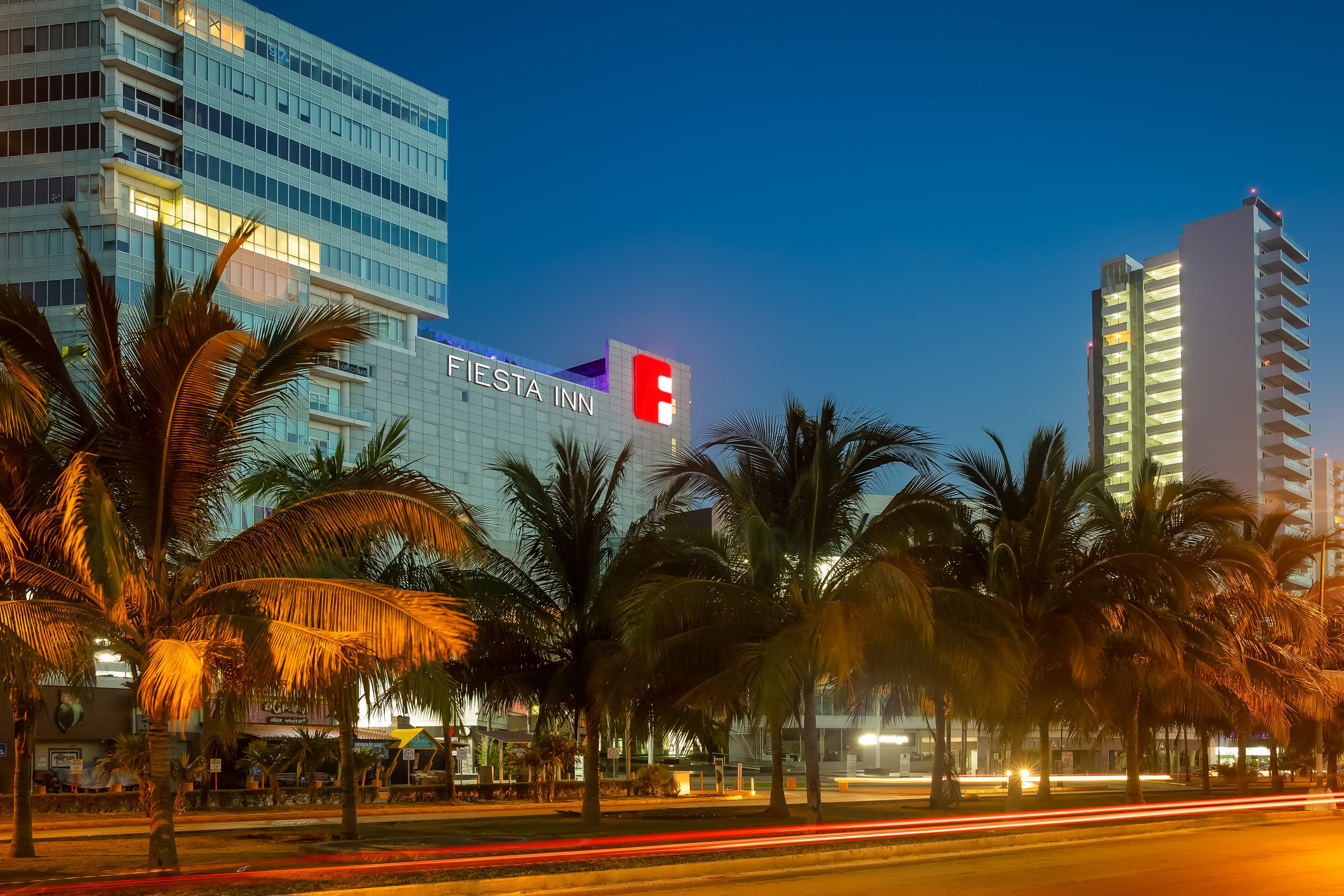 Fiesta Inn Cancun Las Americas Bagian luar foto