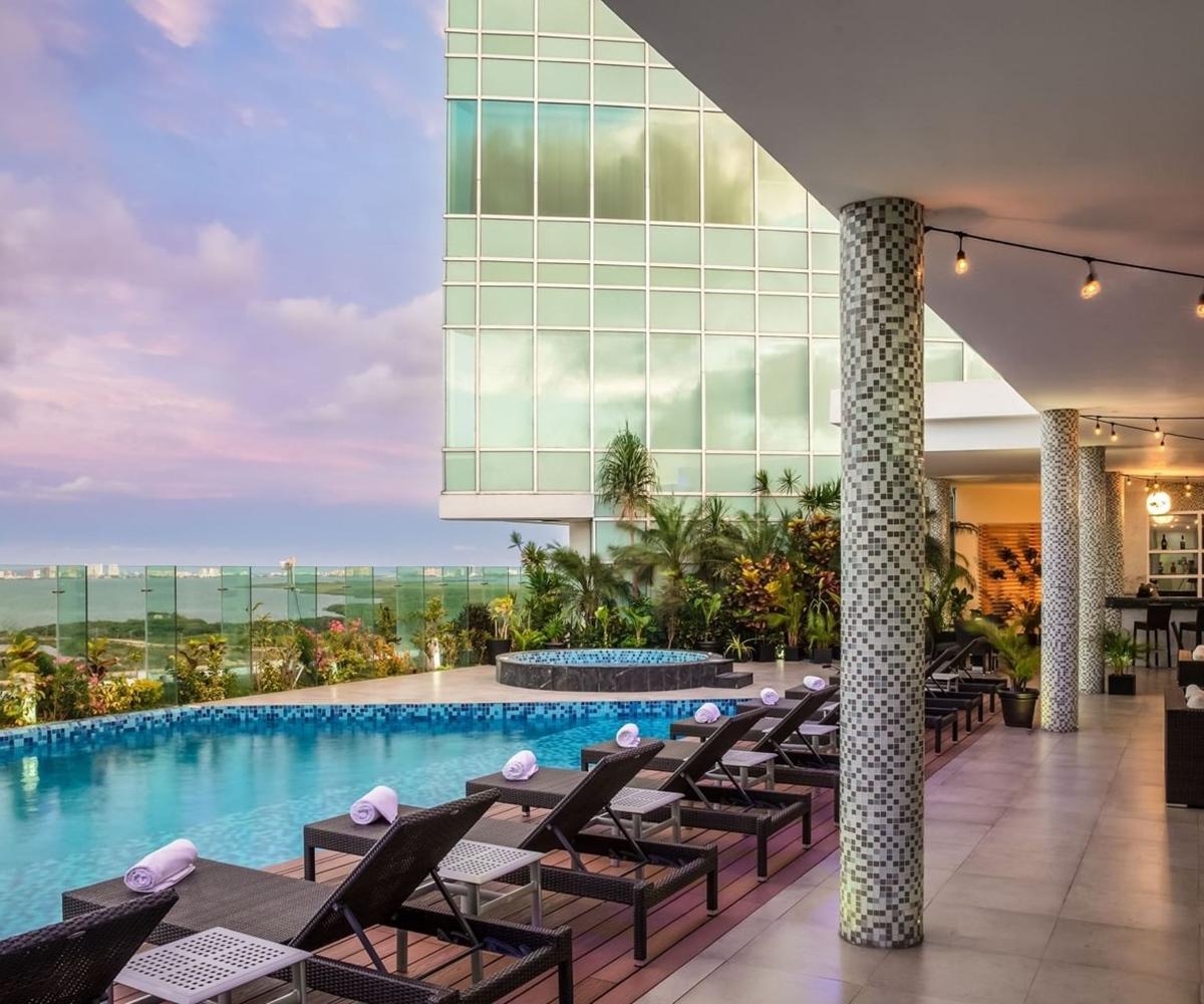 Fiesta Inn Cancun Las Americas Bagian luar foto