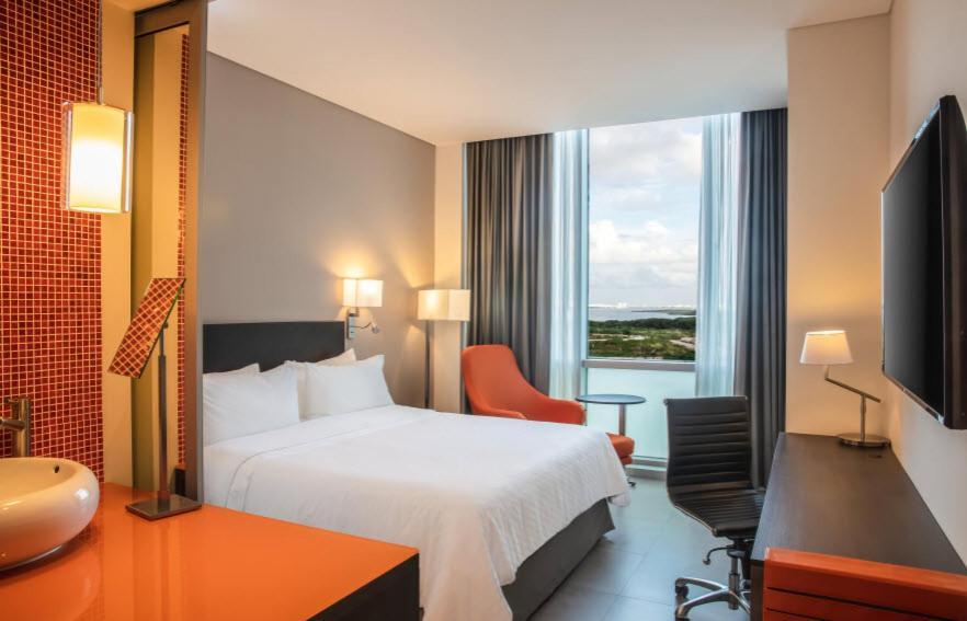 Fiesta Inn Cancun Las Americas Bagian luar foto