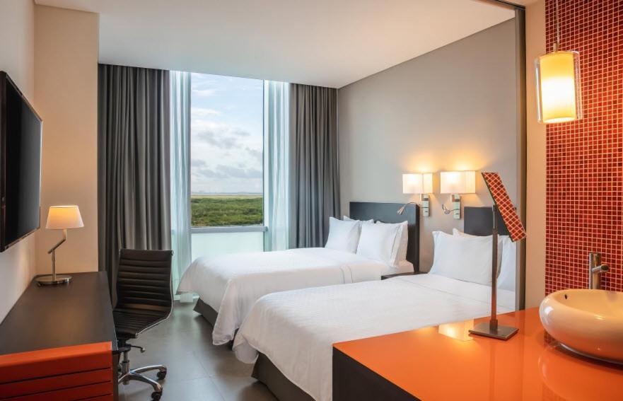 Fiesta Inn Cancun Las Americas Bagian luar foto