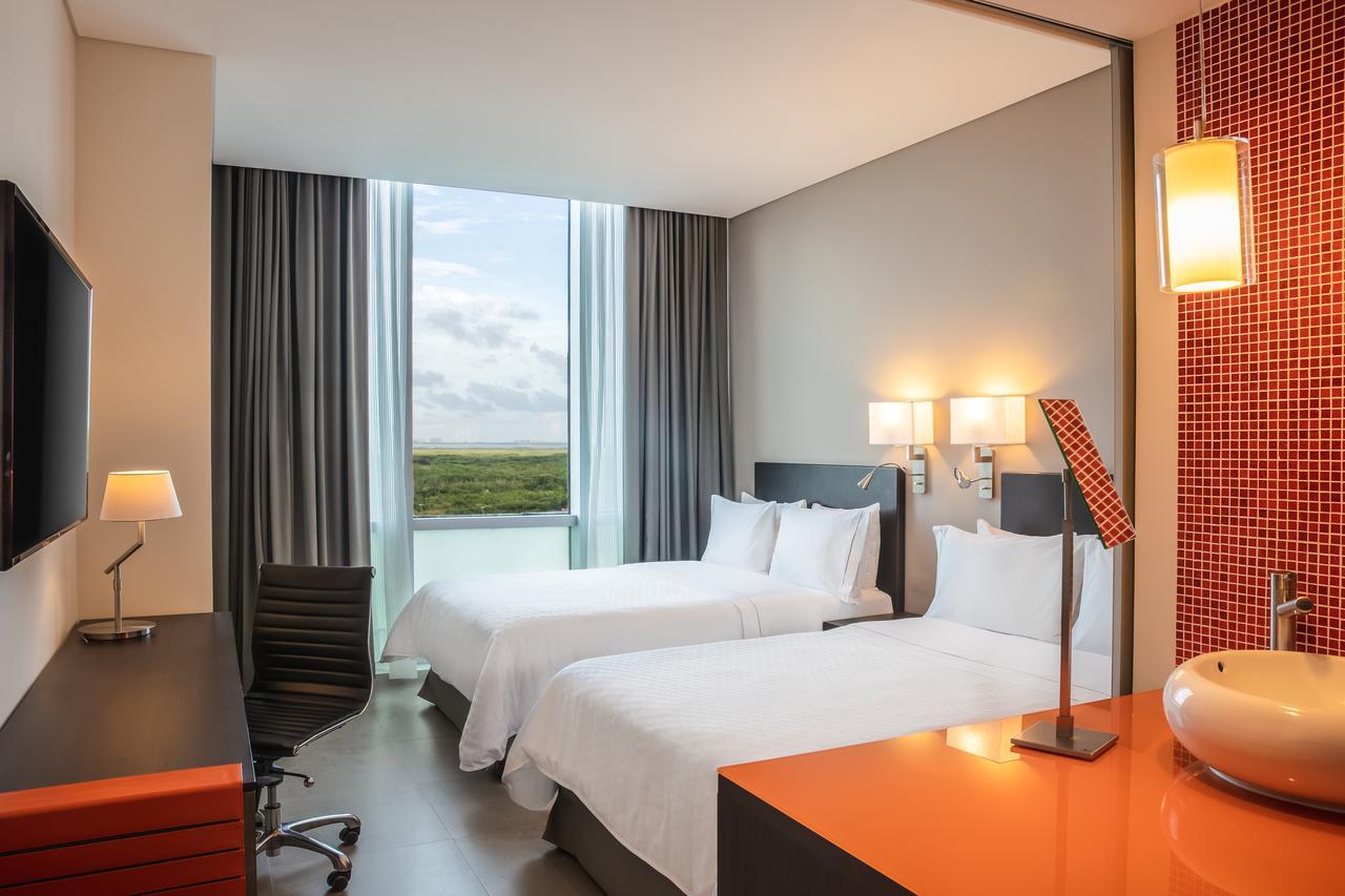 Fiesta Inn Cancun Las Americas Bagian luar foto