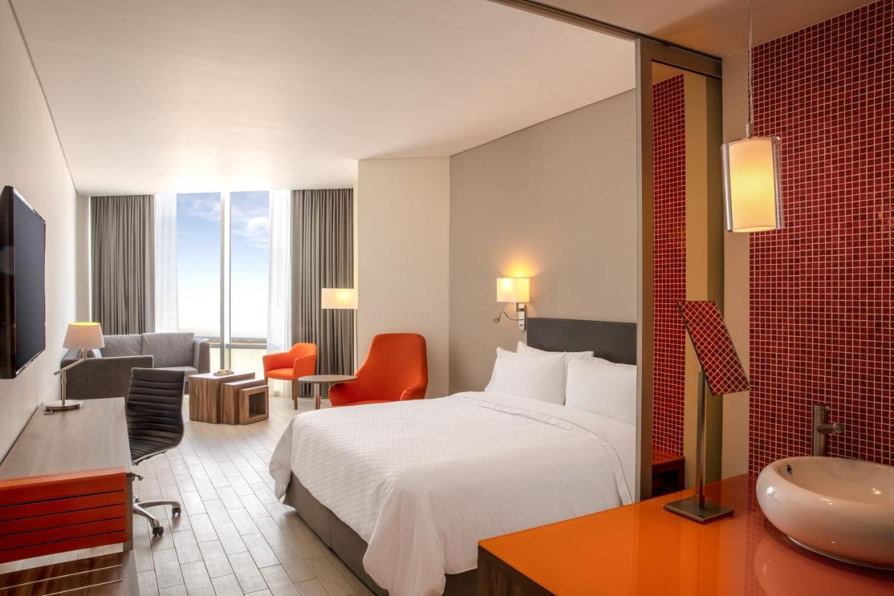 Fiesta Inn Cancun Las Americas Bagian luar foto
